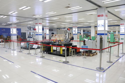 中国五交化互联网商会与江苏省工商联五金机电商会会长周才炳访问机器人科创城，深化五金交电产业合作